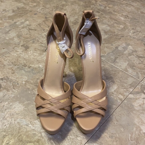 Shoedazzle Heals - Picture 2 of 7